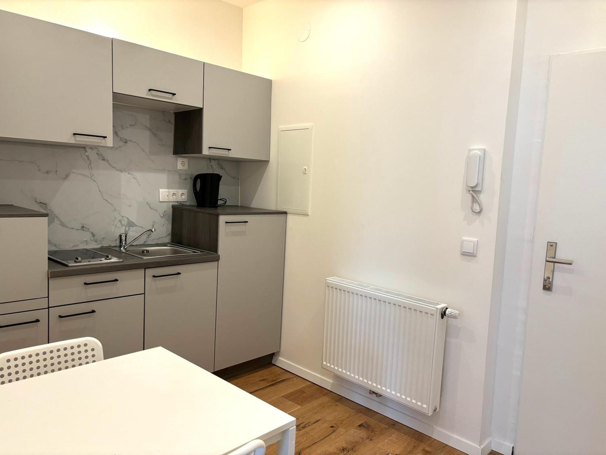 Traumhafte Wohnung Fuer 2, Walk In Dusche, Extra Kueche, Nespresso, Zentral Viena Exterior foto